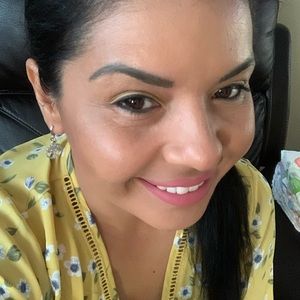 Meet your Posher, Claudina